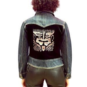 Custom Boho Chic Denim Jacket – Lion Velvet Back Detail, XS/S Form Fitting